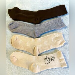 Women 5-6” Above Ankle Socks, 2 Beige, 1 Gray, 1 Dark Brown, Medium Weight, 2New